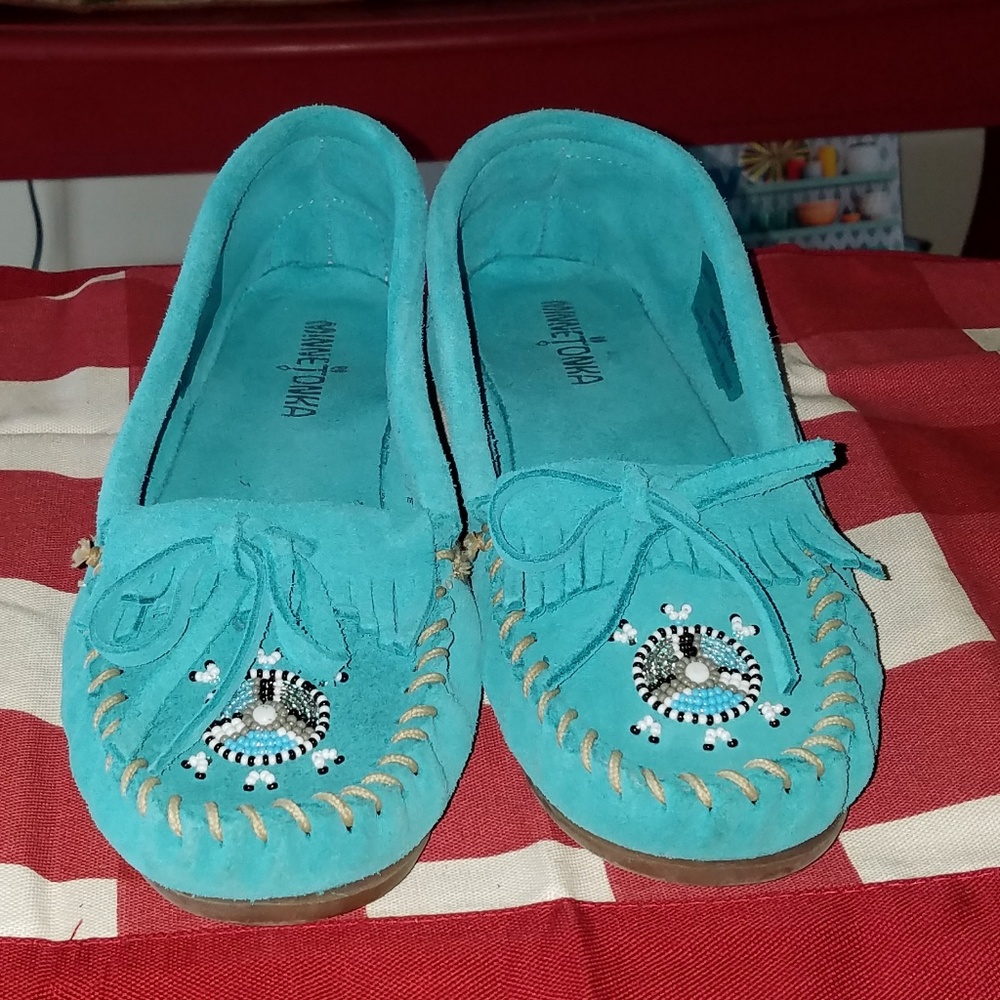 Turquoise Beaded Minnetonka Moccasins Size 8.5